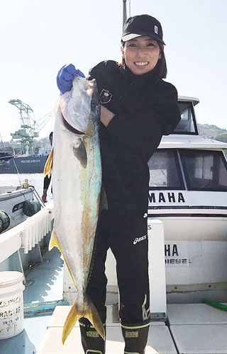 趣味の釣りでヒラマサ8キロをゲット