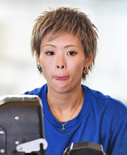 村上奈穂