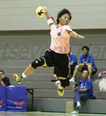 高校で打ち込んだハンドルボール（本人提供）