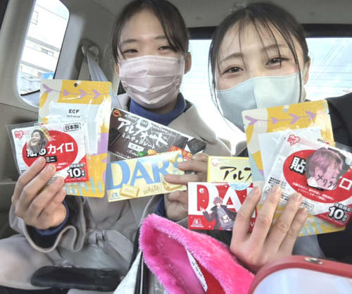 仲のいい石原凪紗(左)とのオフショット