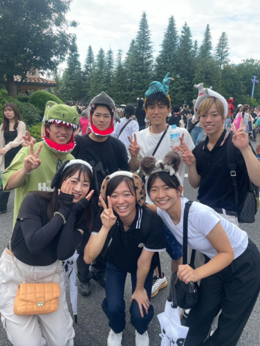 同期と旅行を楽しむ。前列中央が大広咲季、右は登みひ果