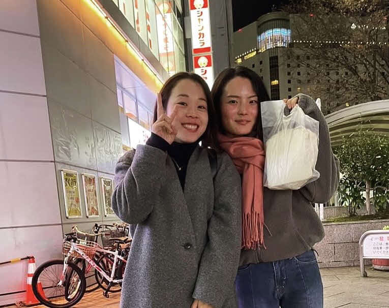 滝沢織寧（左）とご飯を食べました