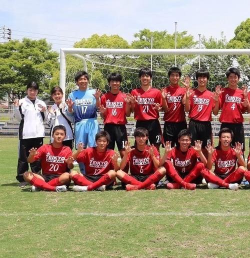高校ではサッカーのマネジャーとして活躍（後列左から2番目が樋江井舞）