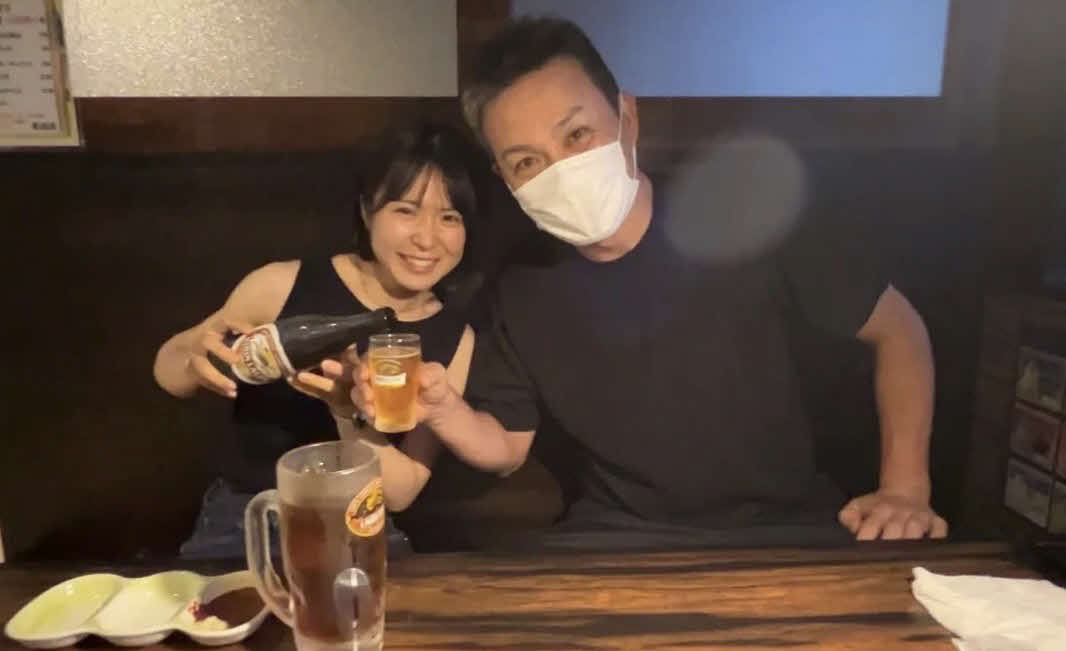 赤松咲香（左）と父で競輪選手の誠一。ボートレーサーになるきっかけを与えた張本人