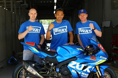 鈴鹿8耐のチームライダー。左からダン・リンフット、青木宣篤、ジョシュ・ウォーターズ