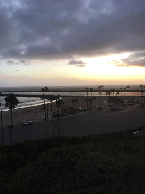 カリフォルニア旅行の１コマ。この美しい夕日に包まれながらプロポーズをしたそうです