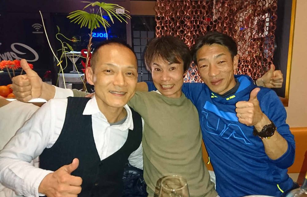 引退を表明した原田富士男選手（右）