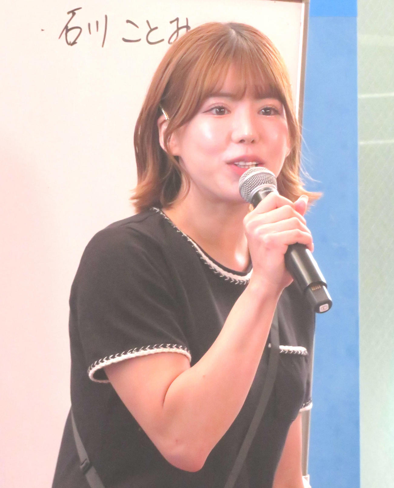 トークショーを行った元ガールズケイリン選手の日野未来さん
