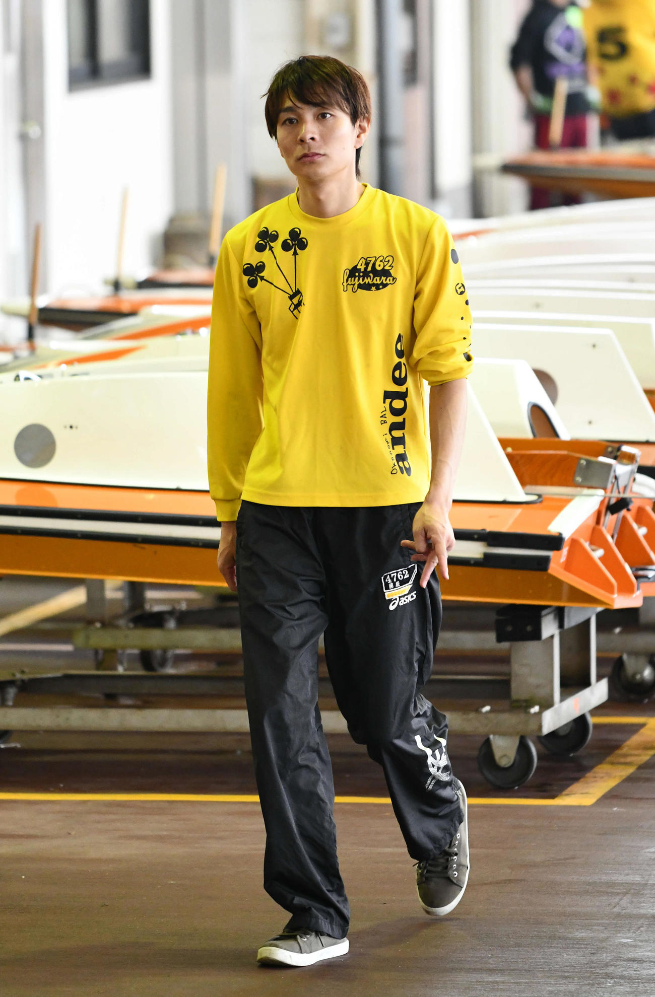 藤原啓史朗がイン押し切る（撮影・土居恒久）