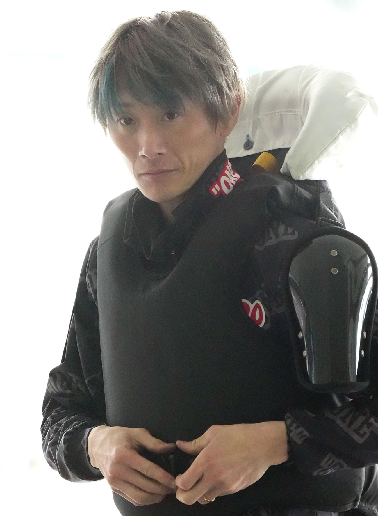 不動の主役として期待を担う峰竜太