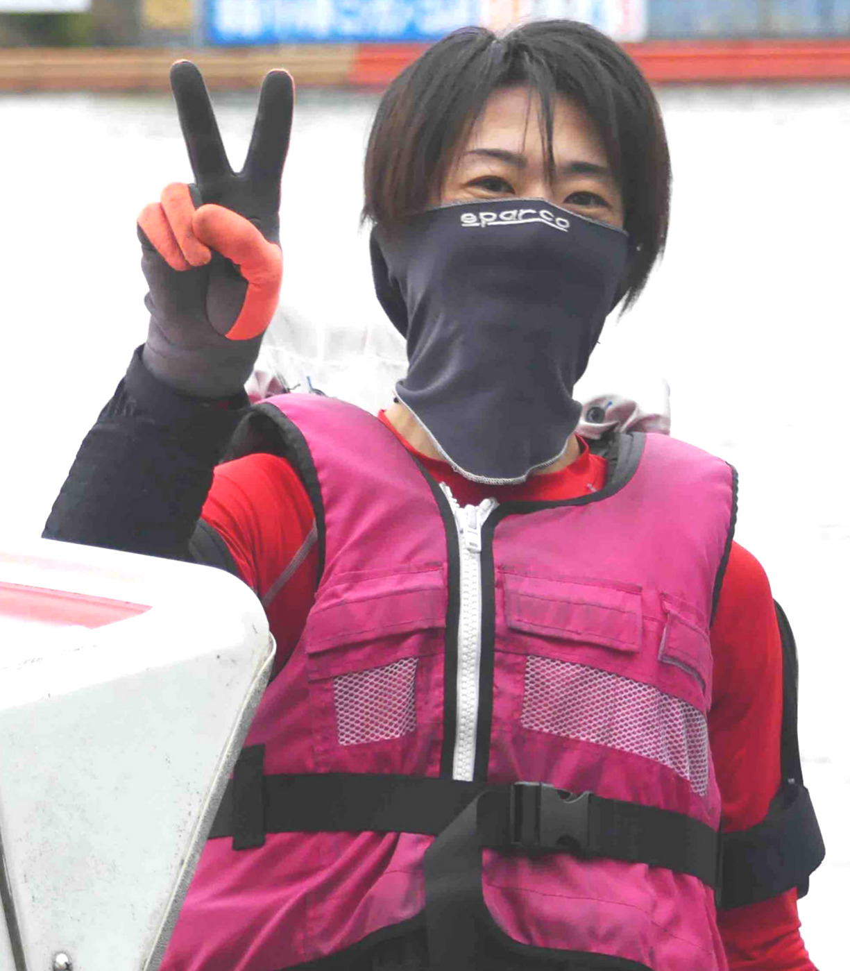 今年初優勝を飾りVサインの杉山裕也