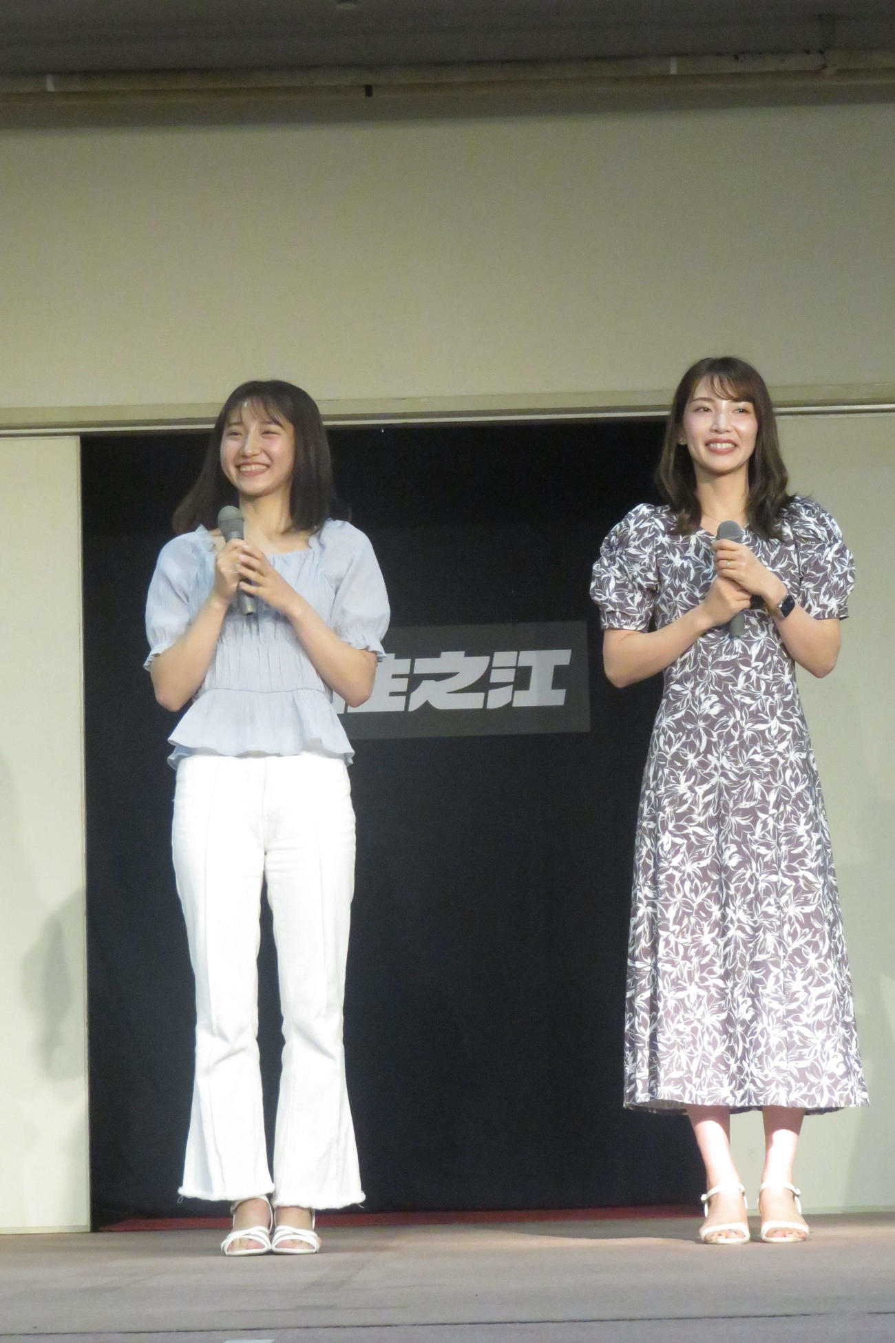 土屋南（右）、蘭の姉妹が住之江でトークショー。多くのファンが集まった
