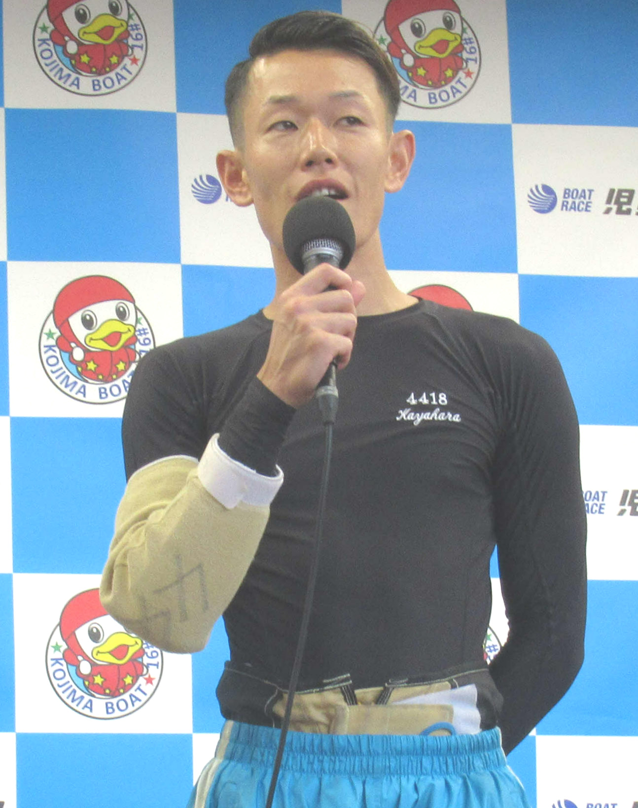 茅原悠紀はグランプリへの意気込みを表し喝采を浴びる（撮影・高田和典）