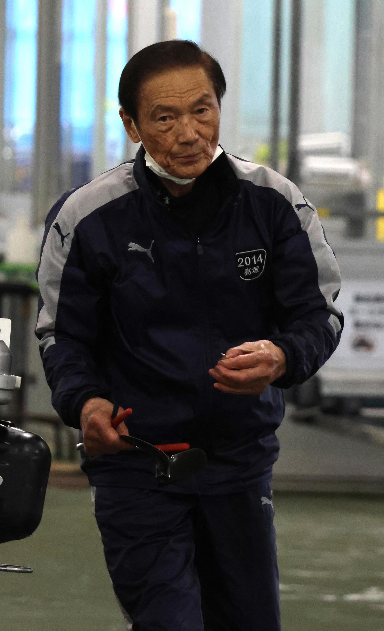 初日12Rはファン投票1位の高塚清一が熟練のレース運びを見せる