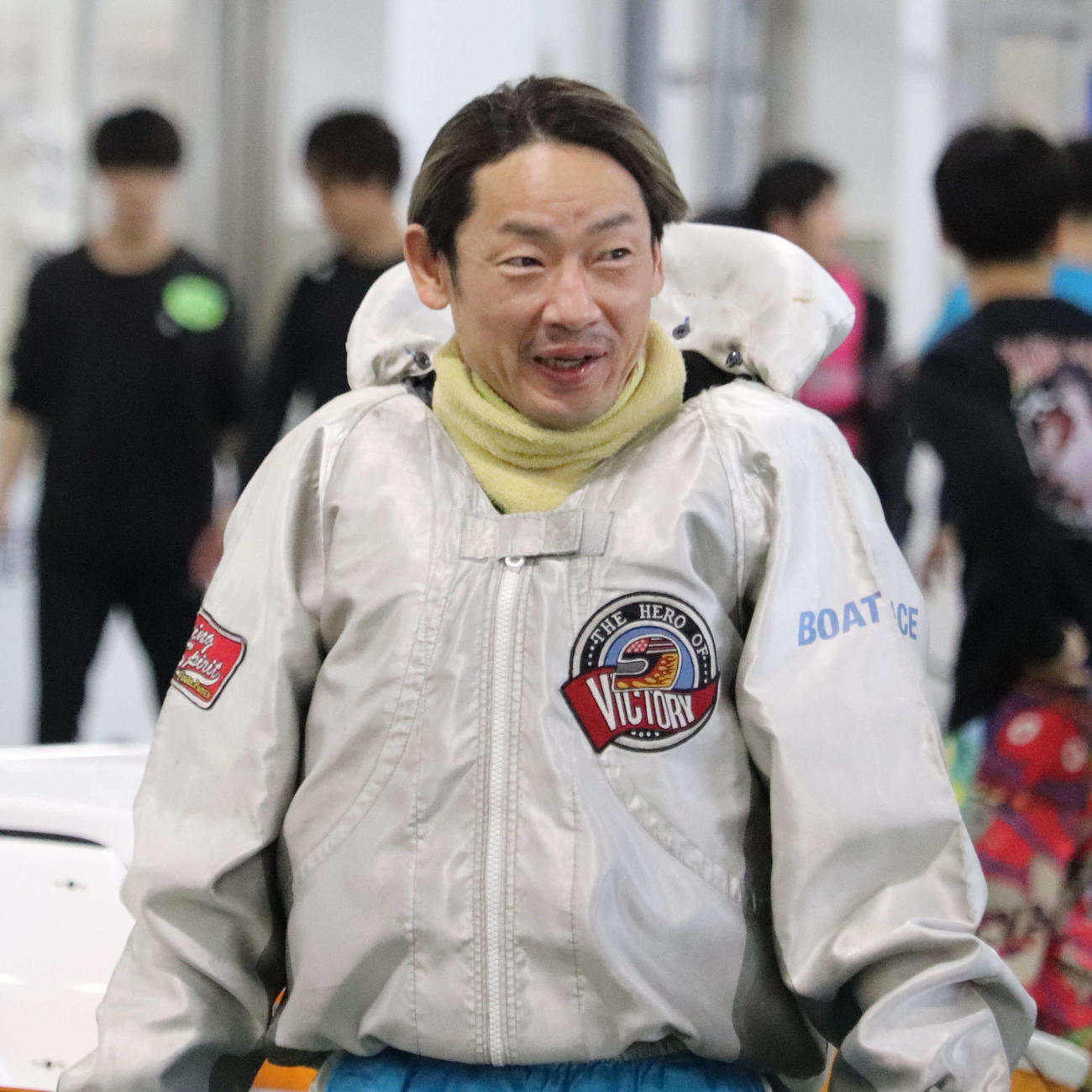 坪井康晴が確かな手腕を発揮して優勝を目指す