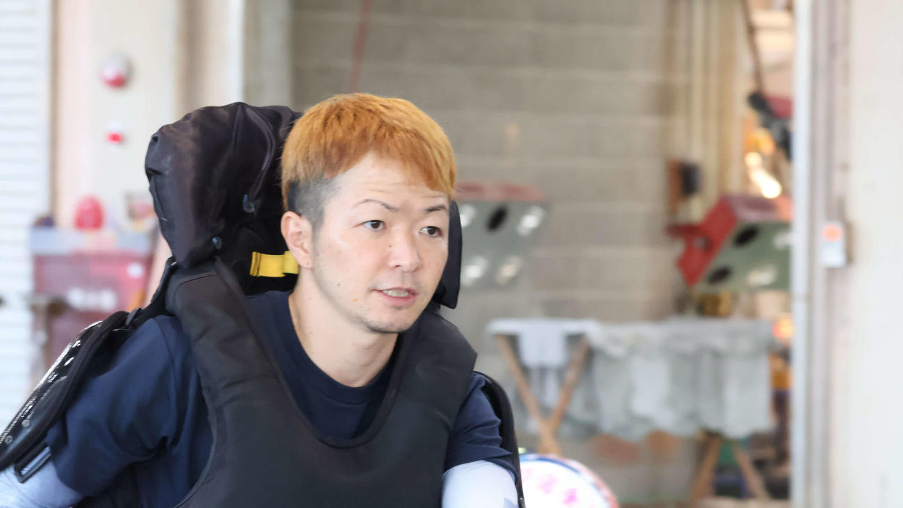 松田竜馬が茅原悠紀を振り切って、白星スタートを決めた