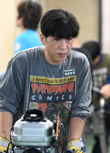 田村隆信が技を繰り出して優出を目指す