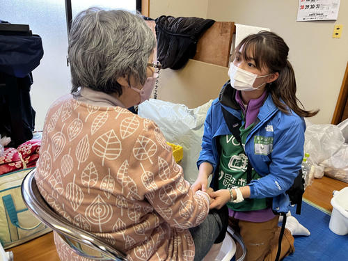 珠洲市三崎町の避難所での活動の様子。足湯や炊き出しを行った(日本財団提供)