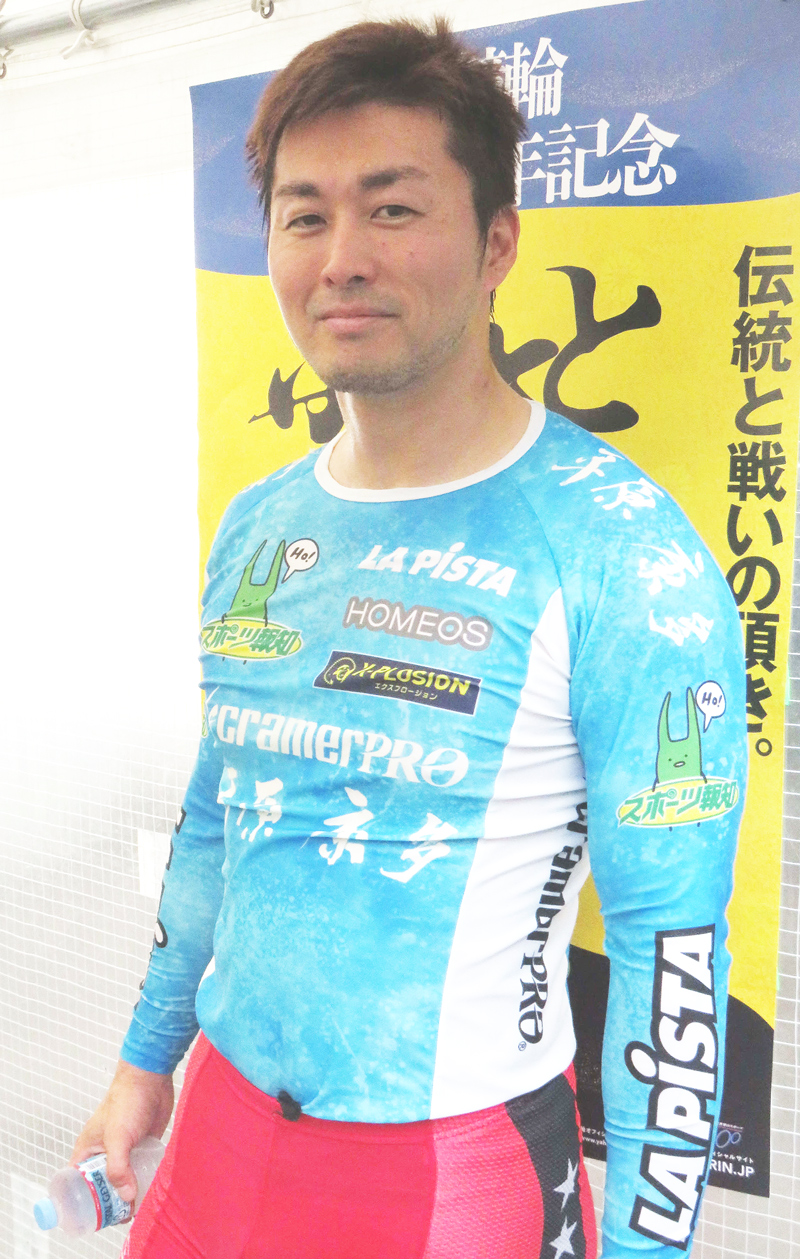 新車で上々の感触を得た平原康多（撮影・山本幸史）