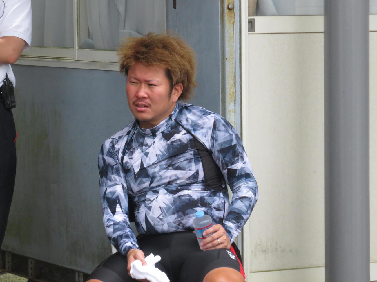 中割りで1着をゲットした古川尚耶だが「最低です！」と吐き捨てた（撮影・山本幸史）