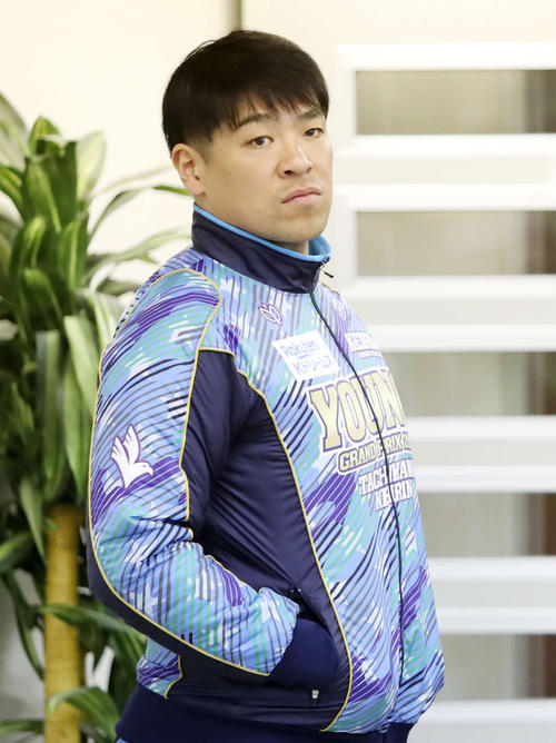 検車場での野口裕史（撮影・鈴木正人）