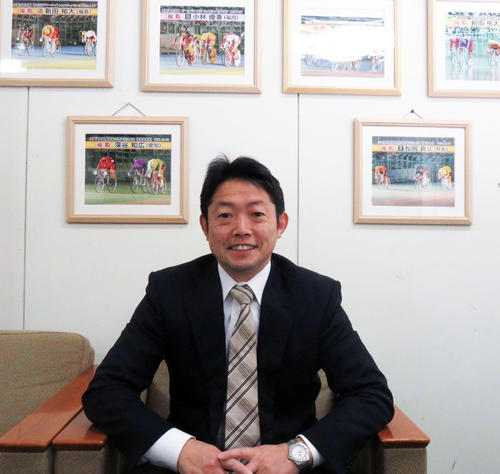 伊東競輪の未来を熱く語る福西淳課長(撮影・栗田文人)
