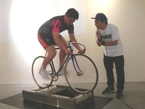 佐藤龍二はローラーで時速８０キロを出す。来期はＳ級１班。大暴れに期待（１８年５月１８日撮影）