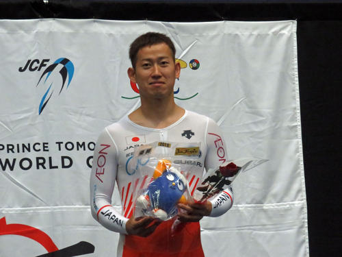男子ケイリンで２日連続優勝の脇本雄太。連日表彰台の中央に立ちました