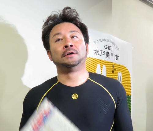 山崎芳仁