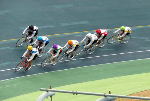 115回生にとって初めてファンの前で行われたレース。7番車が脇本雄太の弟脇本勇希生徒(撮影・山本幸史)