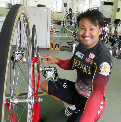 今年初優勝を飾った伊勢崎彰大（撮影・栗田文人）