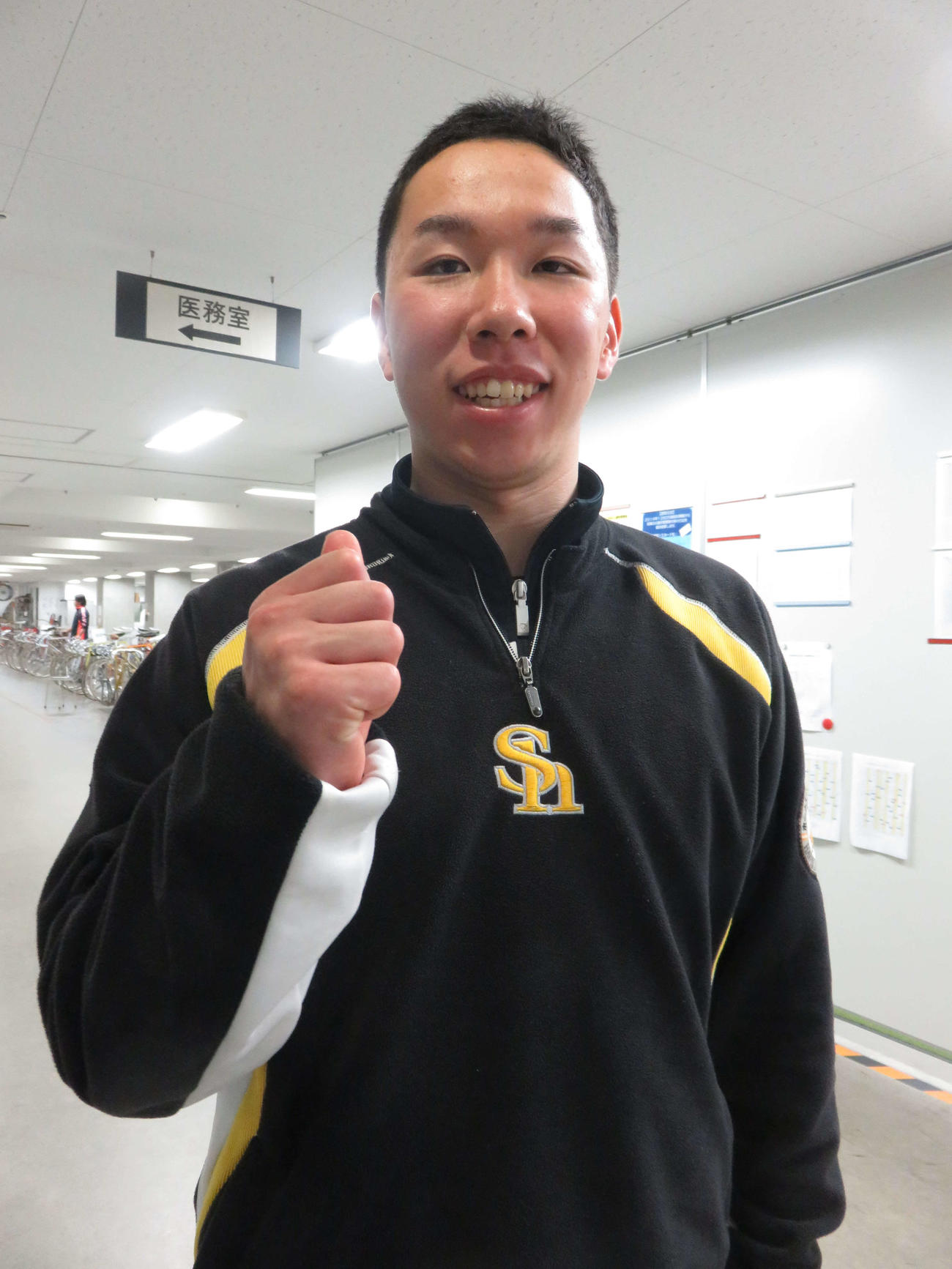 ソフトバンクのフリースで防寒対策。“信濃の若鷹”の活躍に注目です