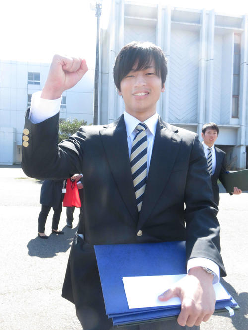 卒期でトリッキーな走りを披露した山口拳矢