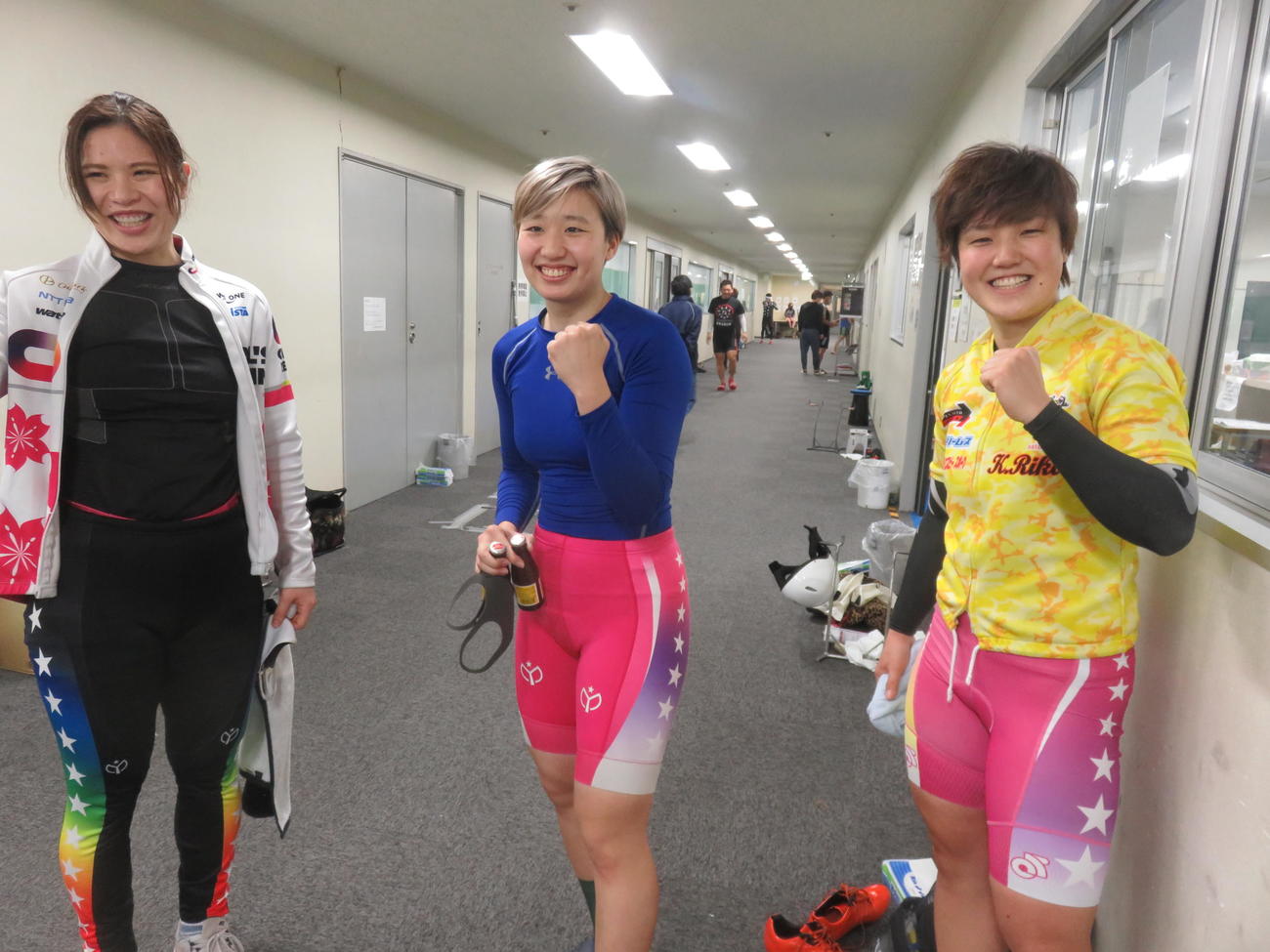 最後に、ガールズ決勝進出した右から小林莉子（優勝）、岡本二菜（6着）、石井貴子（2着）の東京トリオ