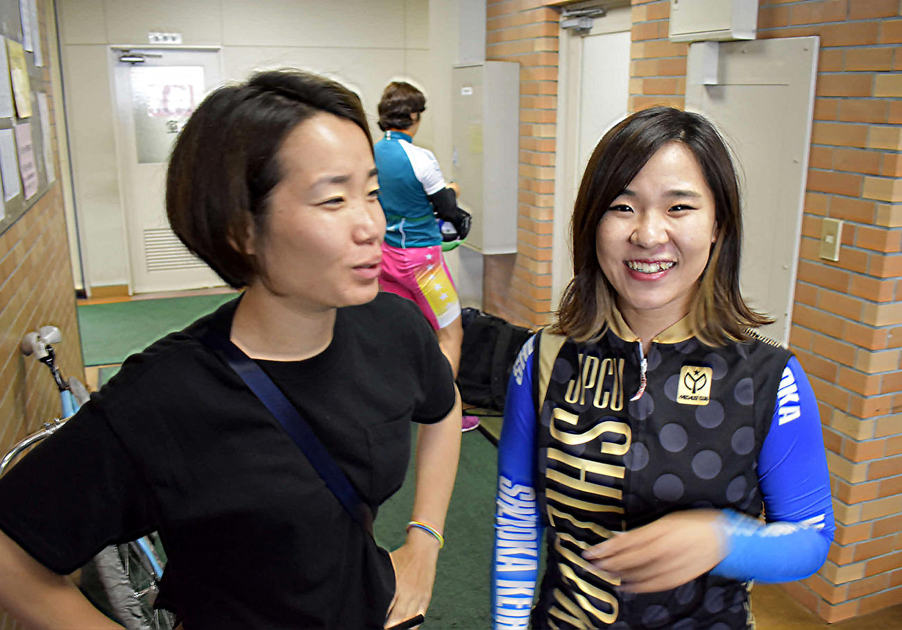 同期の青木美優（右）は無二の親友だ