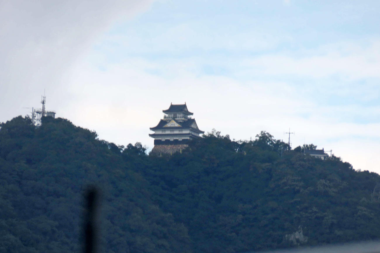 岐阜競輪場の記者席から見えた岐阜城