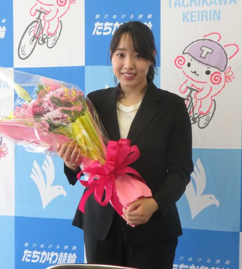会見に臨む高木真備。爽やかな表情が印象的だった