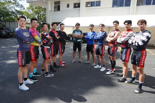 熊本G3 in 久留米に出場した熊本勢11人。最年長の中川誠一郎（中央）を中心に結束力を示した