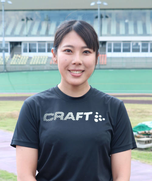 21年東京五輪代表の中村妃智さんが参加者に自転車競技の魅力を語った（撮影・山田敏明）