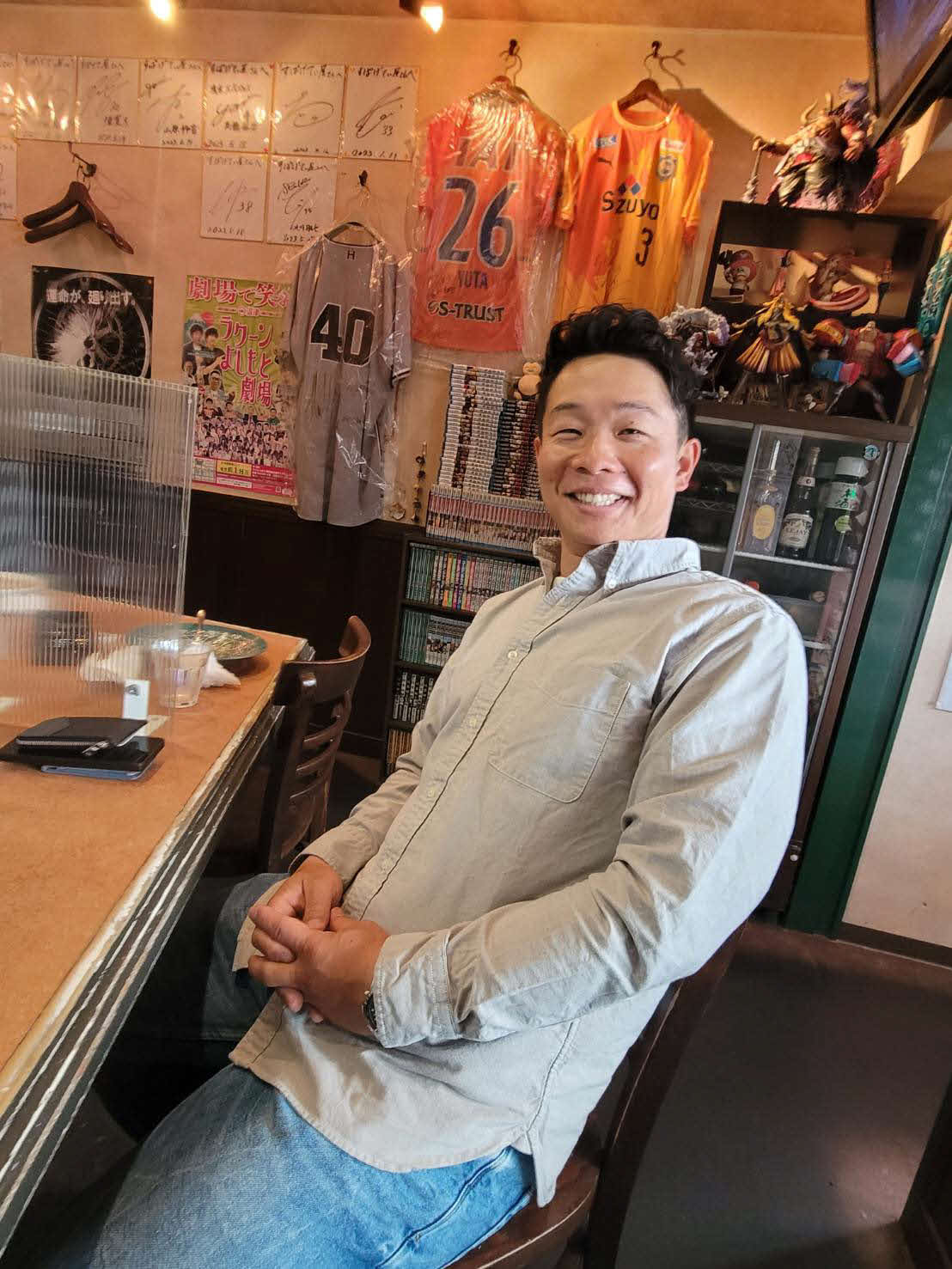 待機中の先頭員・落合達彦も来店