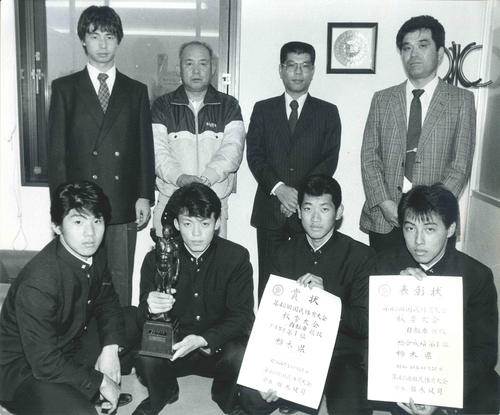国体を制し栃木県庁で表彰される作新高のメンバー（本人提供）