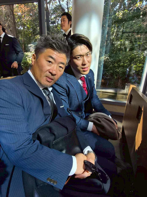 中部の重鎮・山内卓也とお調子者の川口聖二(右)