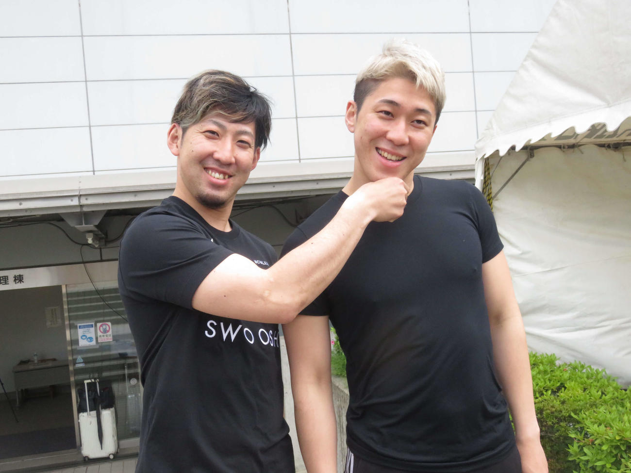 初の兄弟G1出場を前におどける川口公太朗（左）と聖二