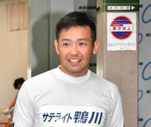 ガソリンスタンドで活躍した山賀雅仁が2Rに補充で出走し、2着に入り笑顔を見せた（撮影・外山鉄司）