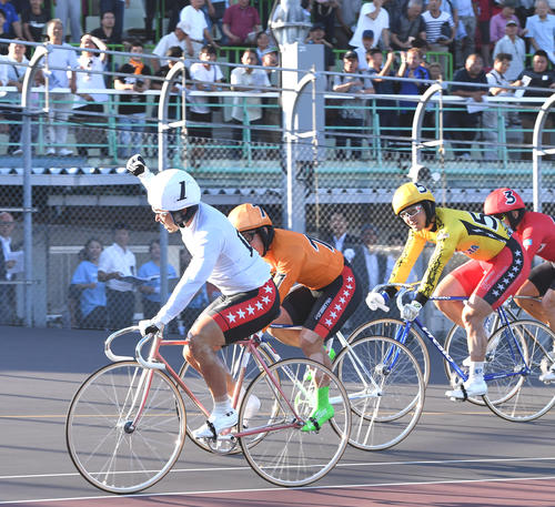 第35回共同通信社杯最終日　12R決勝戦レース（撮影・前岡正明）