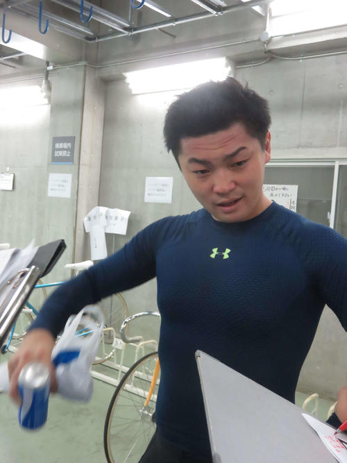 レースを終え興奮状態の柿本大貴