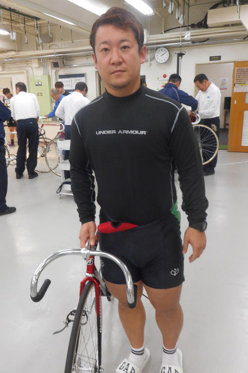 2日目のオープニングを「力ずくで」制した前島恭平（撮影・岡田晋）