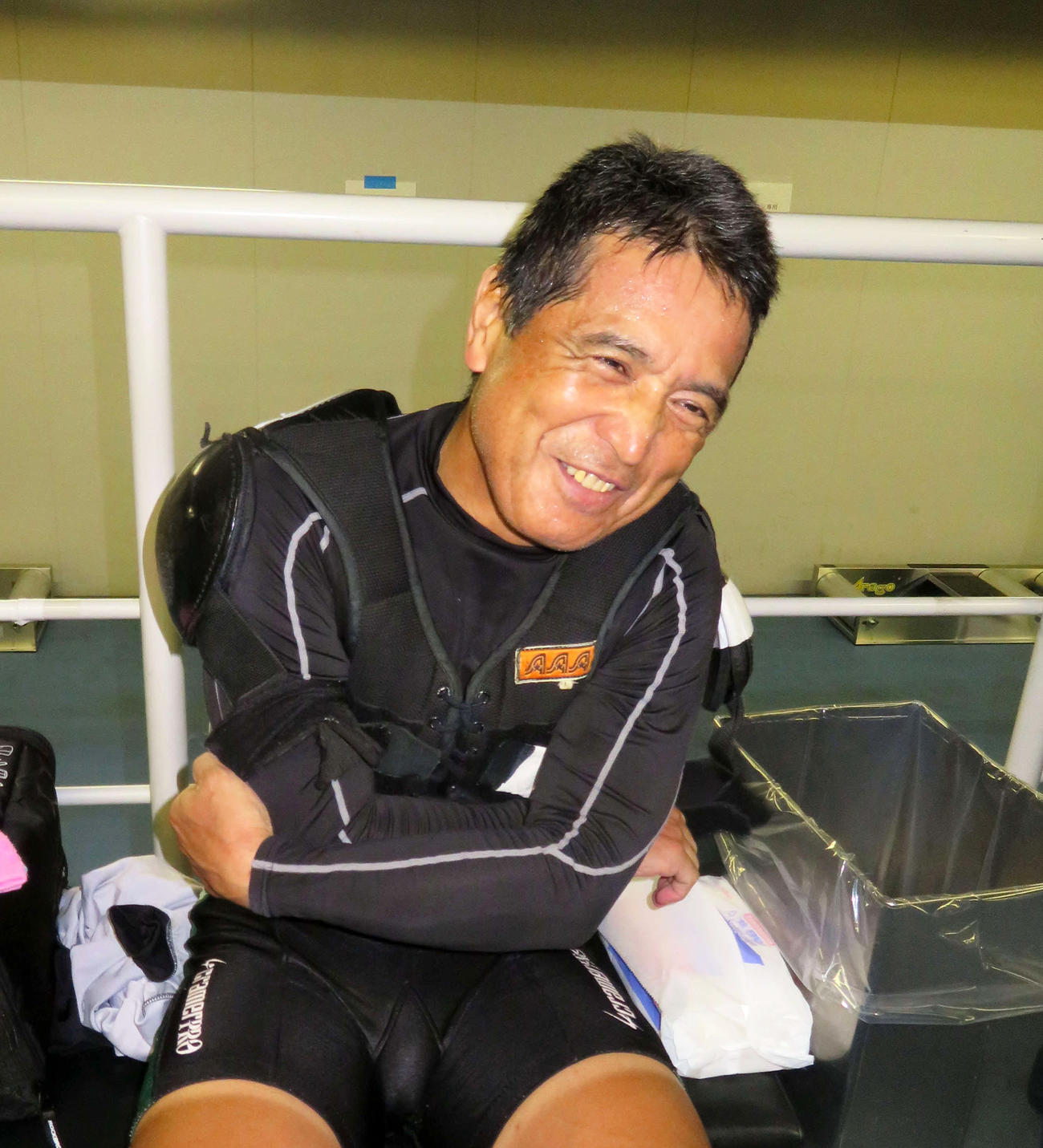 鋭いタテ足で通算504勝目を飾った重一徳（撮影・杉森洋一）