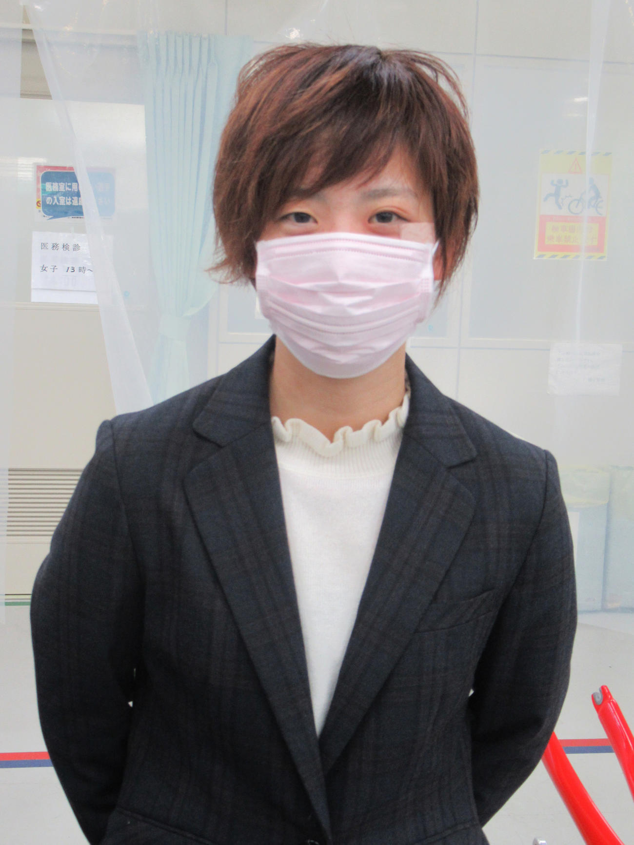 復帰戦を迎える川田ひな。左目下にはまだ絆創膏を貼っている（撮影・岡田晋）