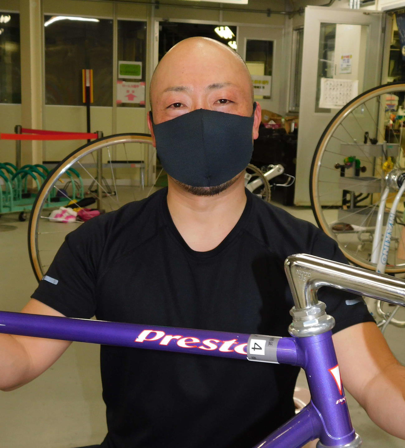 競りをしのいで1着ゴールの岡田大門
